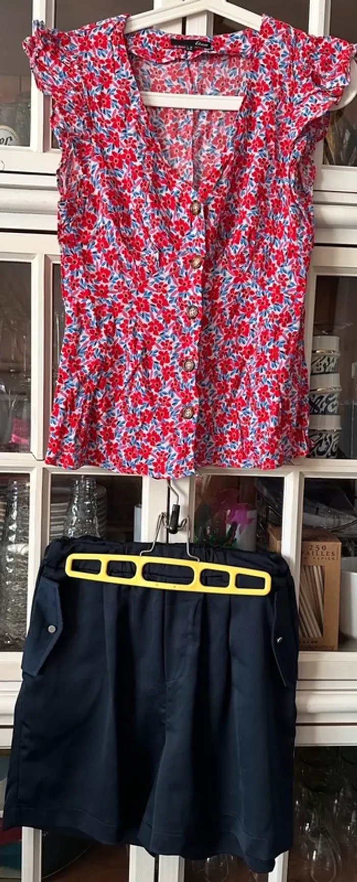 Haut etam et offert short bleu - photo numéro 2