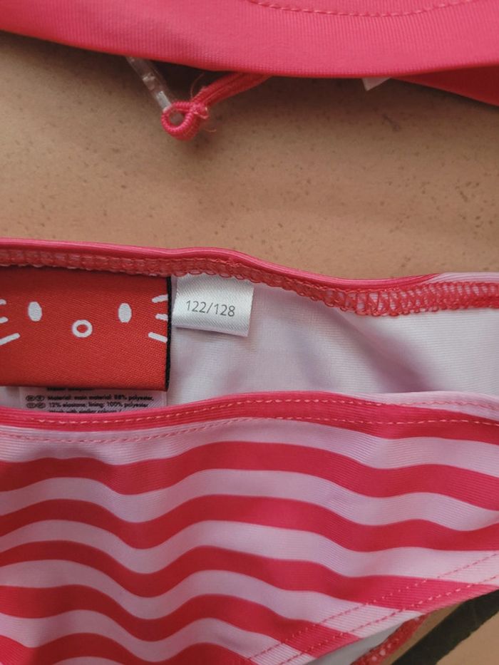 Joli bikini hello kitty 8 ans - photo numéro 2