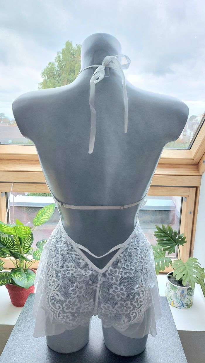 Superbe nuisette / body blanc cassé dentelle, chic et féminin Taille S/M - photo numéro 10