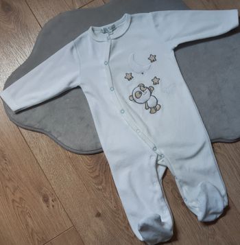 pyjama en velours "mes petits cailloux" blanc/crème 12 mois en très bon état