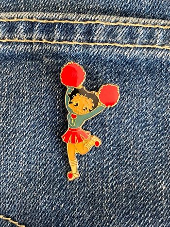 Pin’s Betty boop pompom-girls