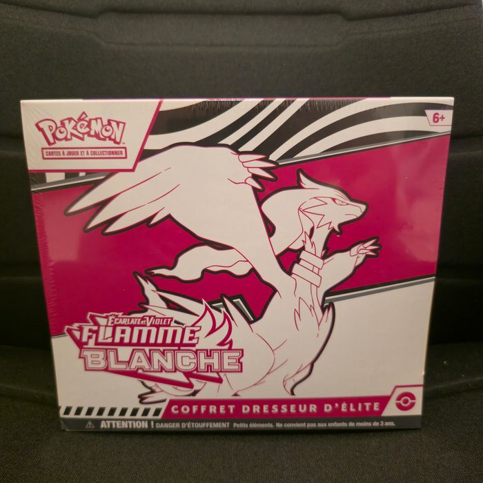 Pokémon ETB EV10.5 Flamme Blanche (Petit Choc)
