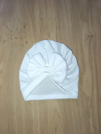 Bonnet avec Gros noeud