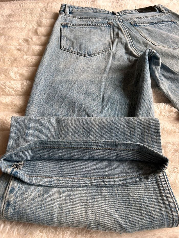 Jean troué bleu Stradivarius 38 - photo numéro 4