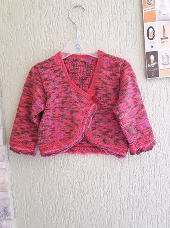 Petit gilet en laine tricoté main 6 mois