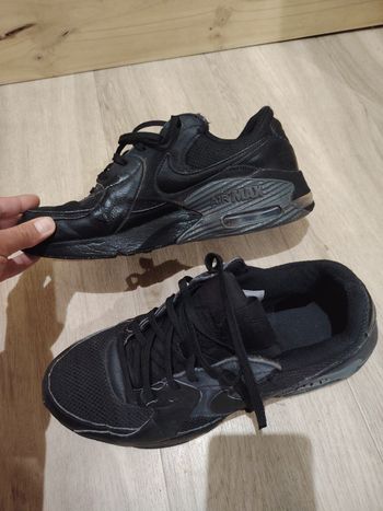 Baskets Nike air taille 44 bon état