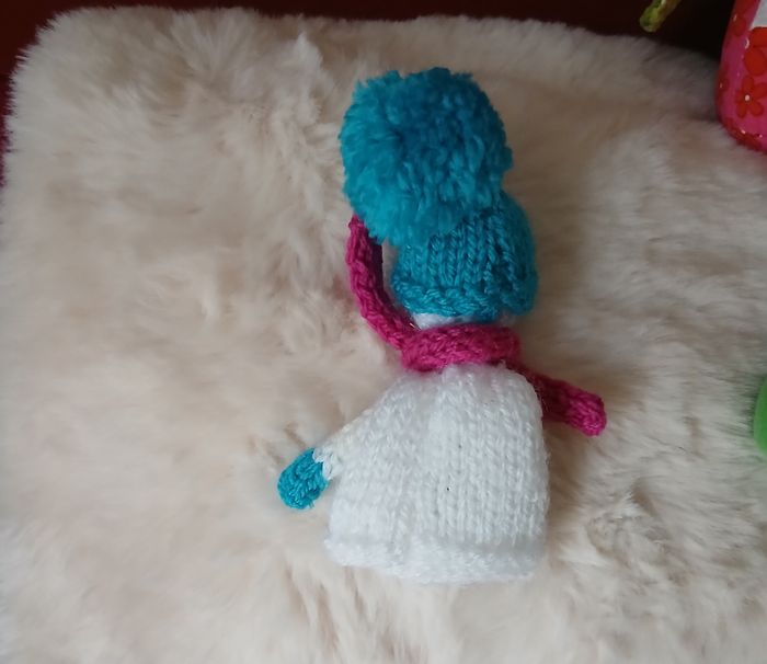 Poupée-chiffon "Lapin"avec grelot & son doudou Bonhomme de neige - photo numéro 7