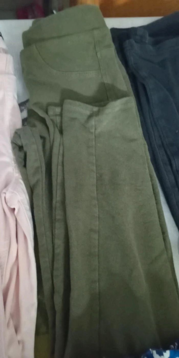 Lots de 20 vêtements 10 ans leggings jeggings Tshirt court et longue manche 20 vêtements 20€ - photo numéro 18