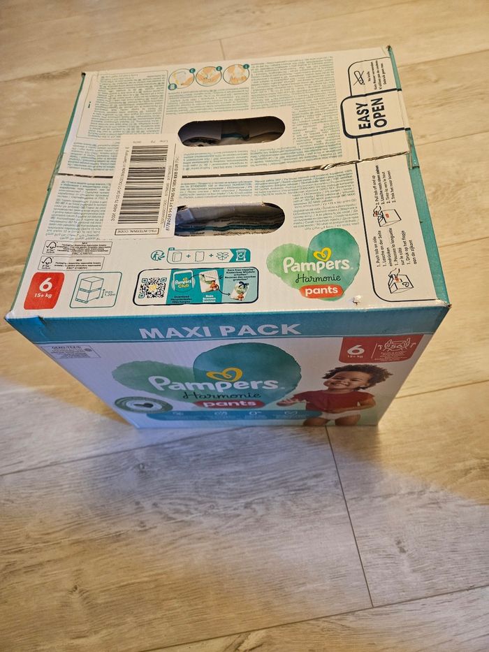 Couches pampers harmonie pants taille 6 - photo numéro 2