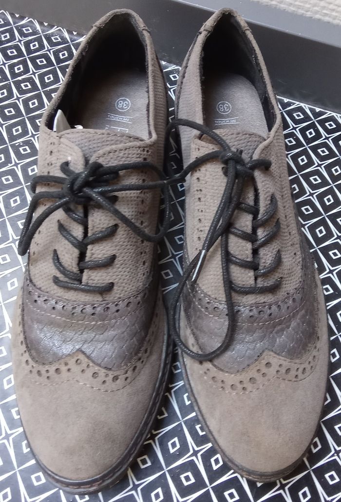 Chaussures,Derbies, basse pour  femme taille 38, hiver grise, noire FPC, lacet - photo numéro 3