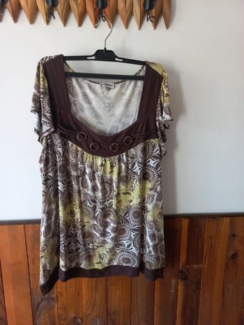 Tee-shirt marron vert
