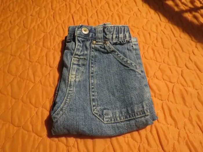jean  taille 12 mois garçon