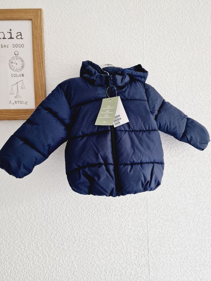 H&M - Doudoune / manteau / veste manches longues, capuche amovible - Neuve ! (18 mois) - photo numéro 2