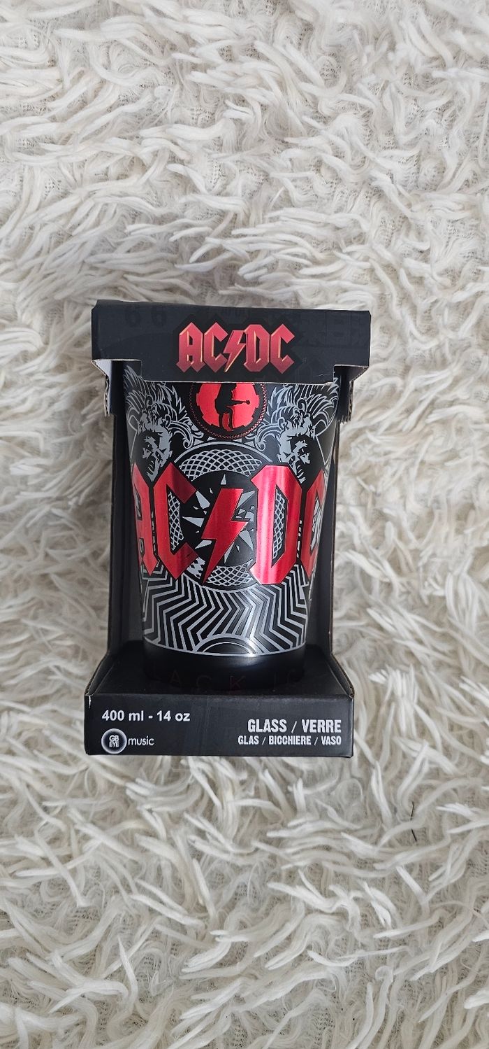Magnifique verre collector Black Ice AC/DC Neuf