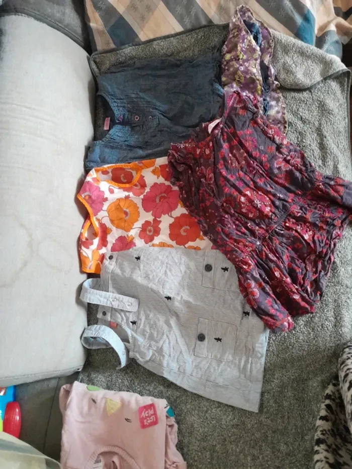 Lot 10 pièce robes et gilet - photo numéro 2