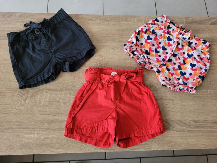 Lot de 3 shorts fille en 12 mois