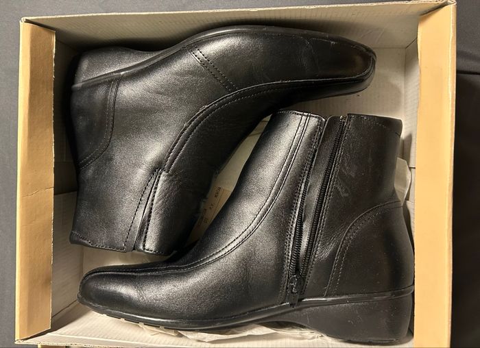 Bottines en cuir confort taille 38 neuves