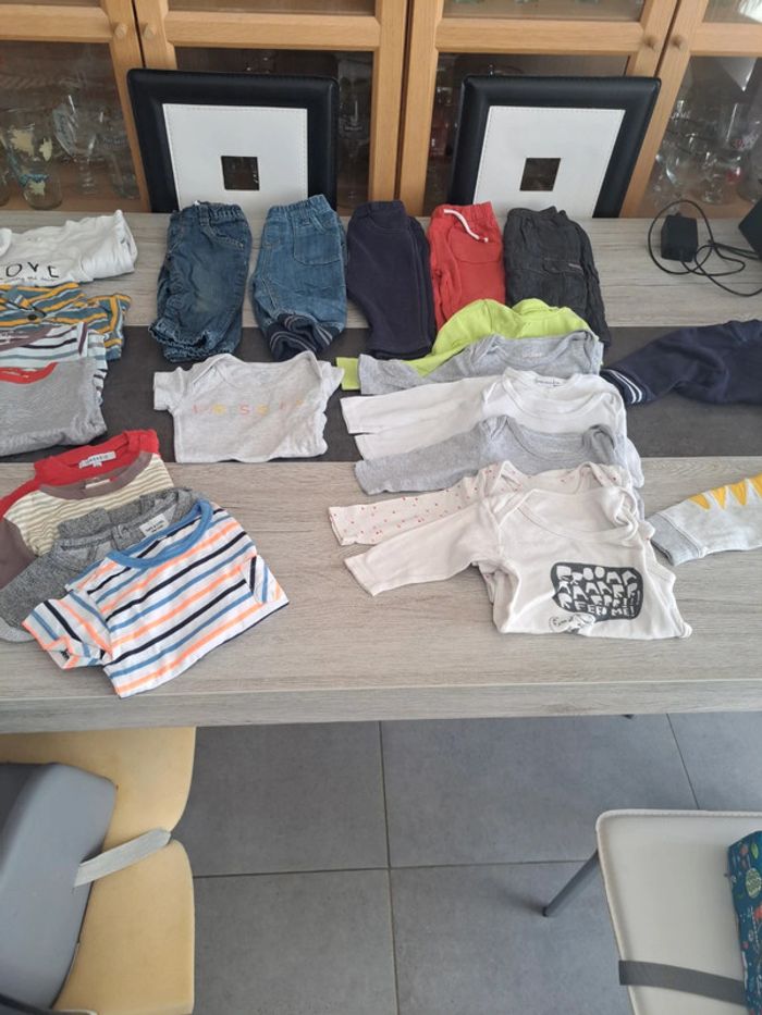 Gros lot garcon 9 mois (25 vetements) - photo numéro 3