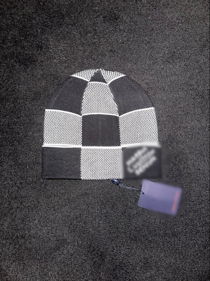 Bonnet lv noir et blanc