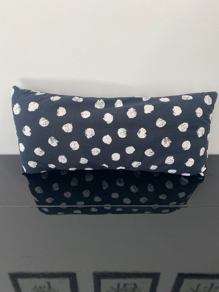 Coussins d’intérieur noirs et blancs - photo numéro 2