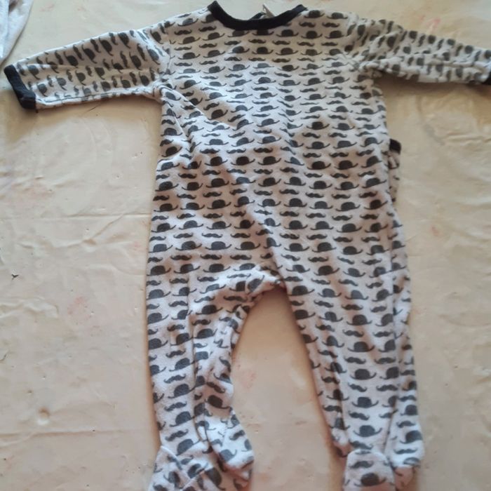 4 pyjamas 12 mois - photo numéro 13