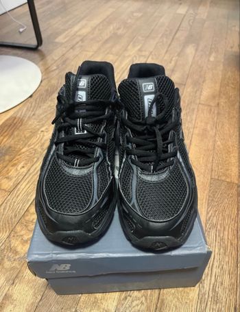 New balance 740 neuf taille 43