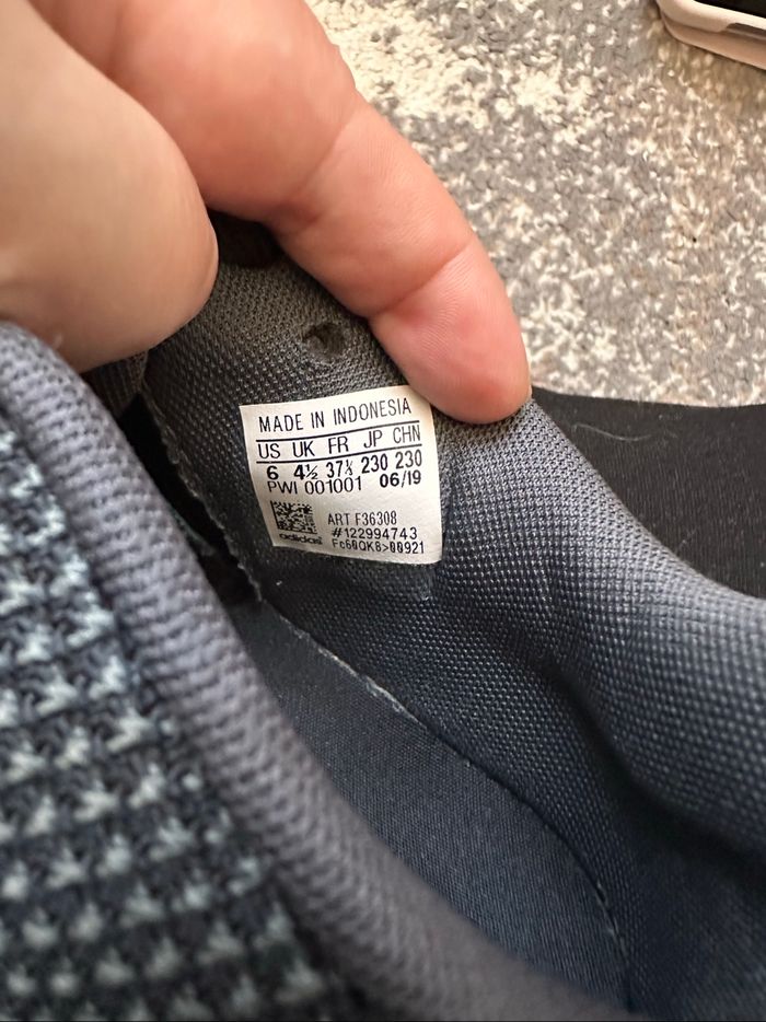 Basket Adidas Taille 37/2 - photo numéro 4