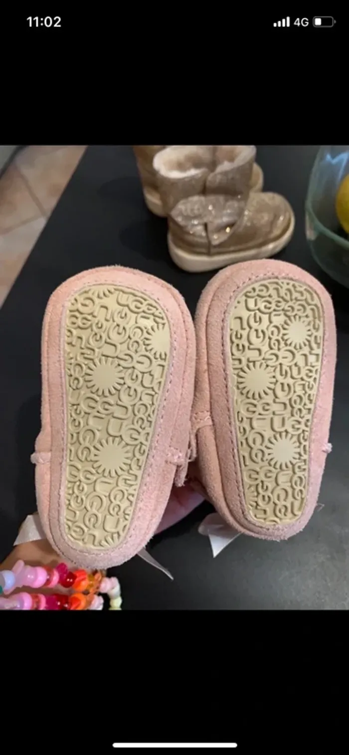 Bottes chaussons Bottines fourrées UGG taille 16 - photo numéro 6