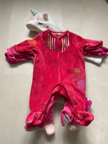 Lot 5 pyjamas