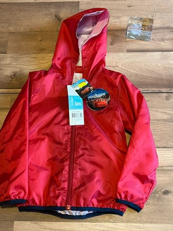Je vend un parka enfant garçon cars neuf