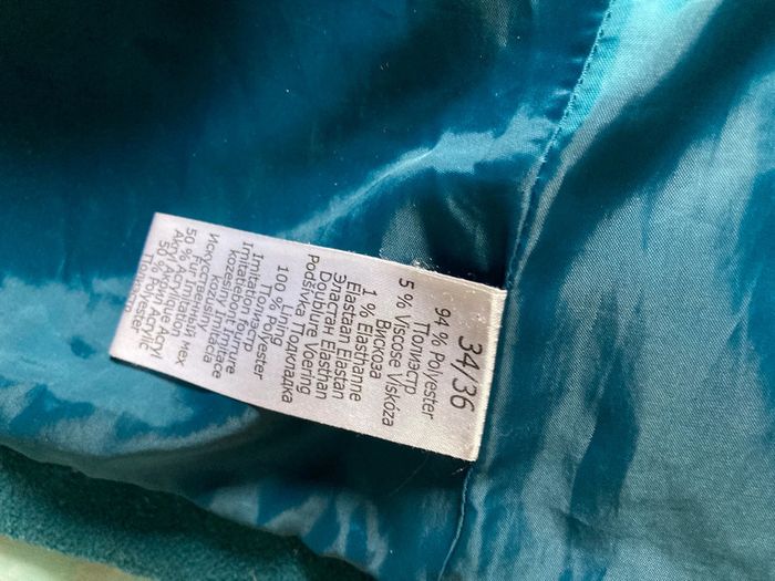 Manteau vert avec capuche taille 34-36 Blanche porte - photo numéro 4