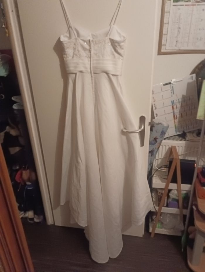 Bonjour je vends une robe de mariage taille 44 - photo numéro 3