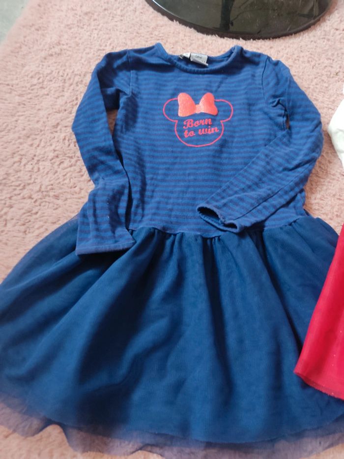 Lot 2 robes Minnie taille 5 ans - photo numéro 2