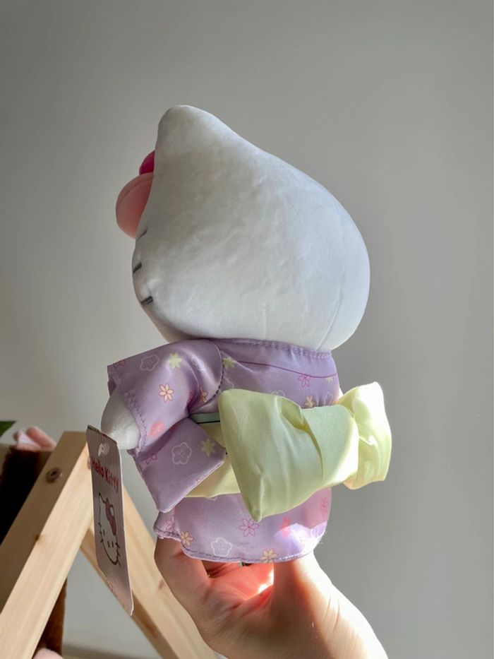 Peluche Hello Kitty sanrio Kimono 👘 - photo numéro 15