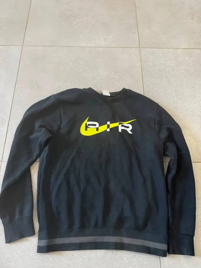 Sweat Nike air taille S, très bon état,