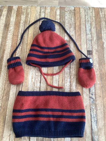 Ensemble bonnet / écharpe / gants