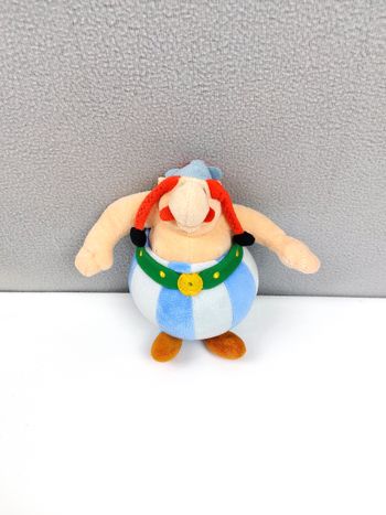 Peluche doudou Obélix 21 cm 2019 Delta sport scratch dans les mains TBE