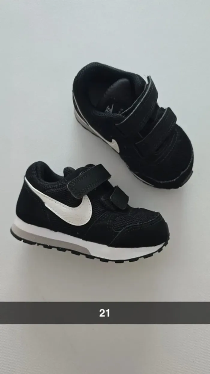 Basket nike noir et blanche