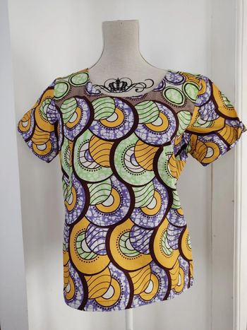 Top imprimé wax multicolore taille 38/40 très bon état coton