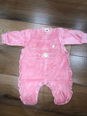 Pyjama fille 3 pommes 🌺 taille 1 mois très bon état