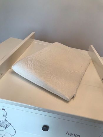 Coussin pour surélever le matelas de bébé +couette et son coussin