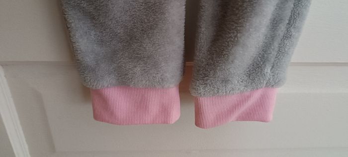 Lot 2 combinaisons 5/6 ans - photo numéro 7