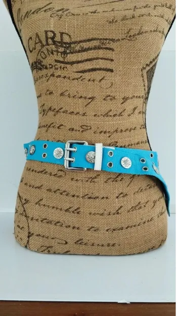 Ceinture bleu avec rond argenté 95 cm