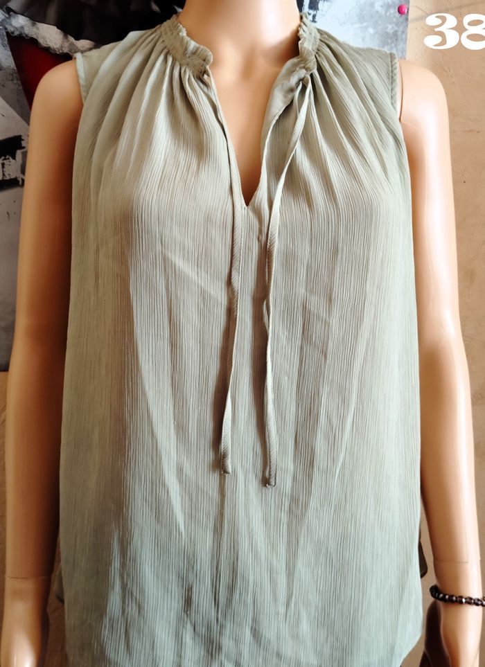 Blouse légère sans manches
