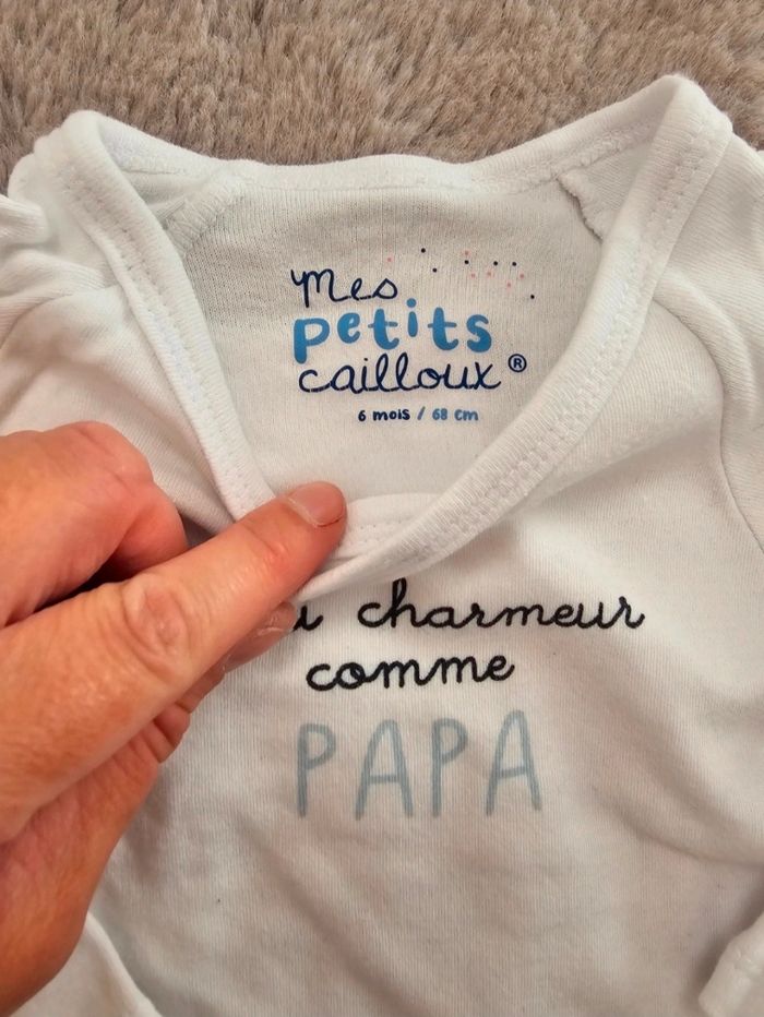 Lot de 2 bodies taille 6 mois neuf - photo numéro 4