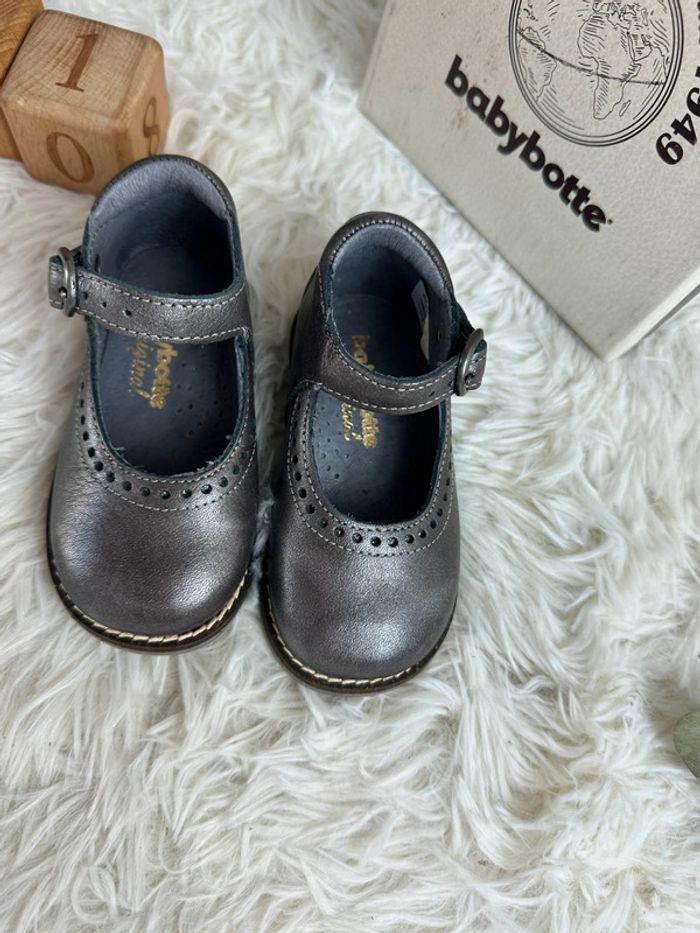 Paire de babies coloris argenté Babybotte taille 20 - photo numéro 2