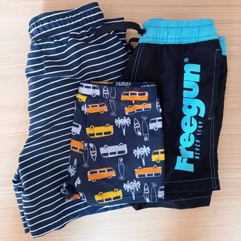 Lot de shorts de bain T. 10 ans