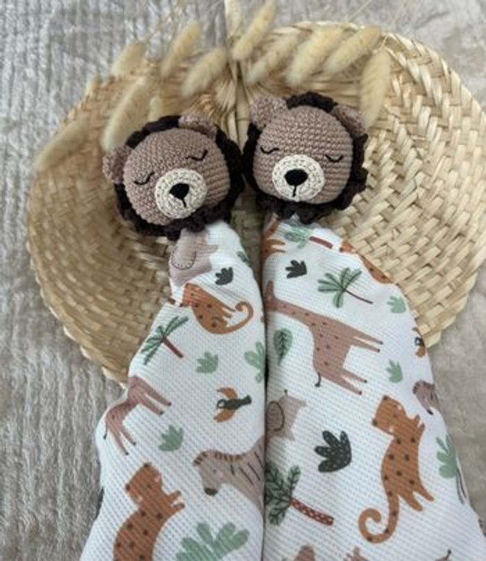 Doudou lion fait main au crochet - photo numéro 2
