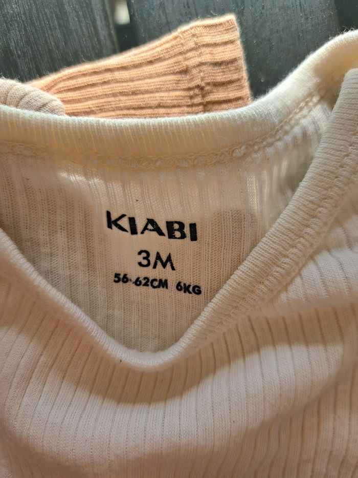 Lot 3 bodys - photo numéro 3