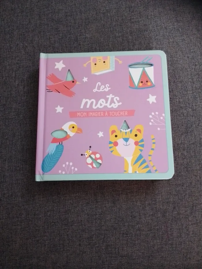 Livre avec Feutrine - Les Mots